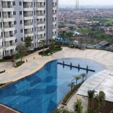 Cosmy Orchard Apartment Surabaya Esterno foto