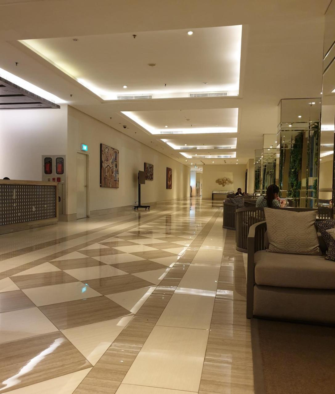 Cosmy Orchard Apartment Surabaya Esterno foto